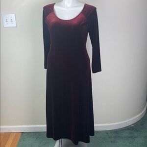 MODA INT'L Vintage Velvet Scoop Neck Long Sleeve Maxi Dress